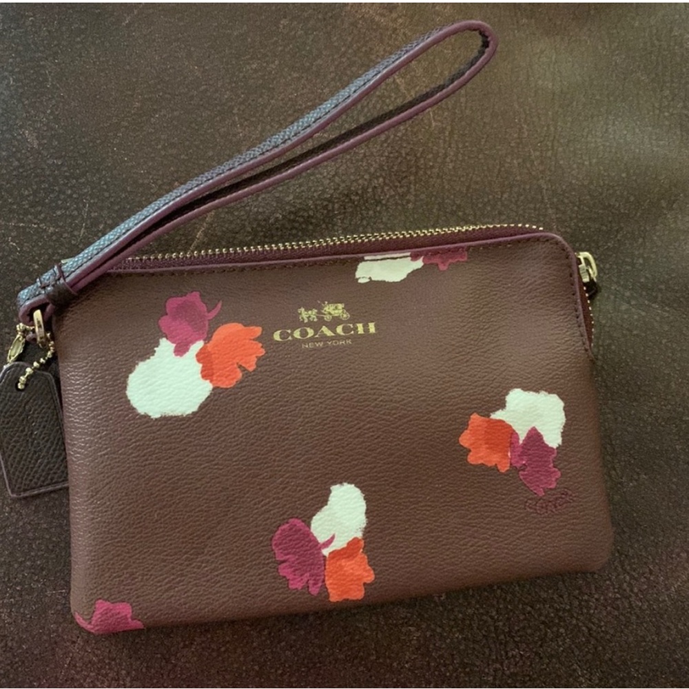 COACH Plum Floral Wristlet with Gold Logo EUC